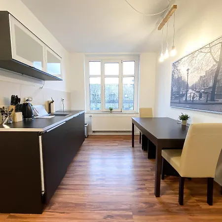 Apartment Komfortables Nah An Porsche & Flughafen - Schreibtisch, Sehr Schnelles Internet & Queensize-bett Leipzig
